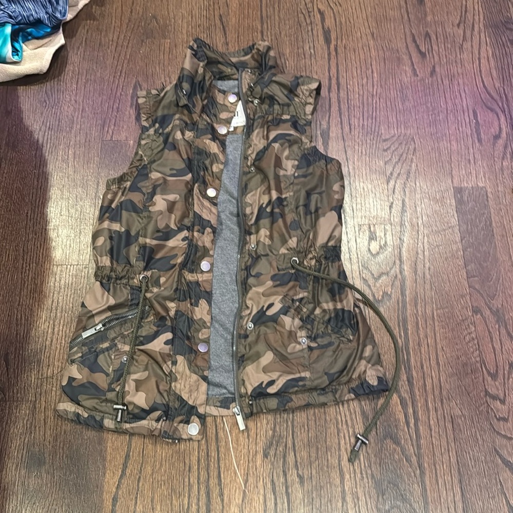 camo vest